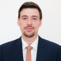 VINICIUS FRACARO